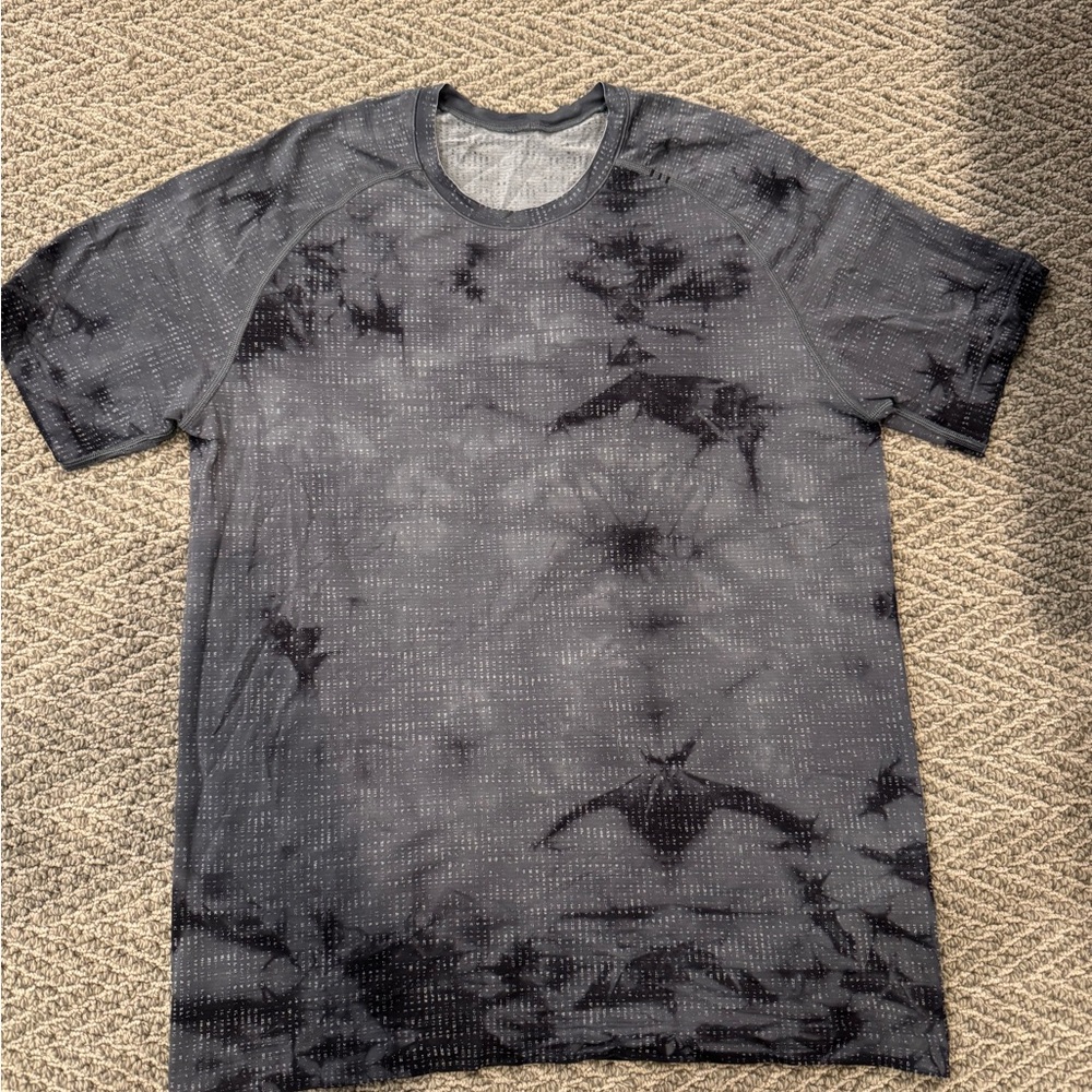 Lululemon Athletica Gray Short Sleeve Tee